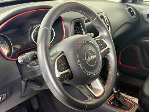 Used 2019 Jeep Compass Trailhawk AWD/4WD image 18