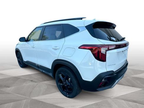 Certified 2026 Kia Seltos EX w/ EX Sunroof Package FWD image 6