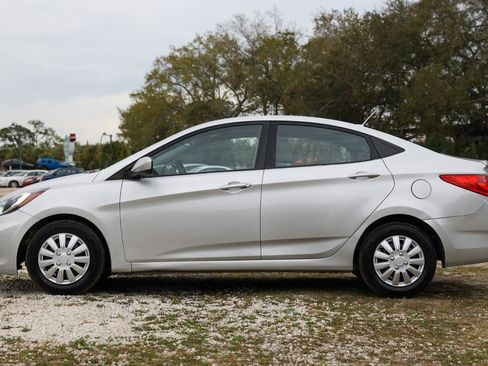 Used 2013 Hyundai Accent GLS image 3