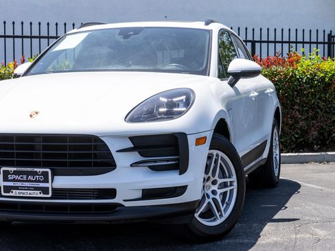 Used 2021 Porsche Macan AWD/4WD image 18