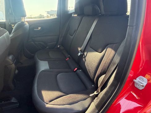Used 2023 Jeep Renegade Trailhawk AWD/4WD image 46