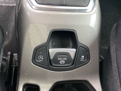 Used 2022 Jeep Renegade Latitude w/ Convenience Group AWD/4WD image 13