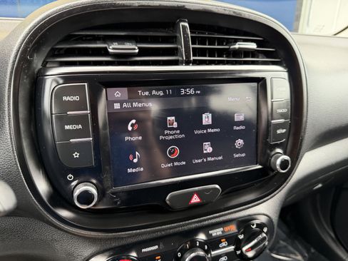 Used 2022 Kia Soul LX FWD image 17