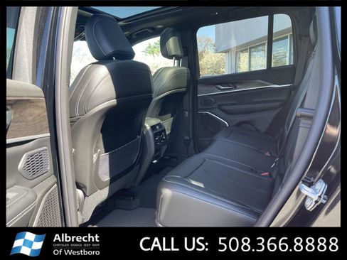 New 2026 Jeep Grand Cherokee Limited w/ Limited Altitude Package AWD/4WD image 11
