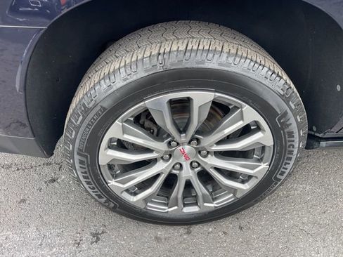 Used 2021 GMC Yukon Denali w/ Denali Premium Package image 7