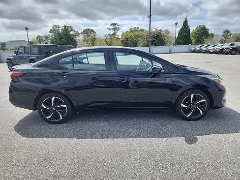 Used 2024 Nissan Versa SR image 5