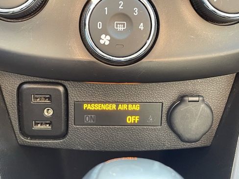 Certified 2018 Chevrolet Trax LT w/ LT Convenience Package image 30