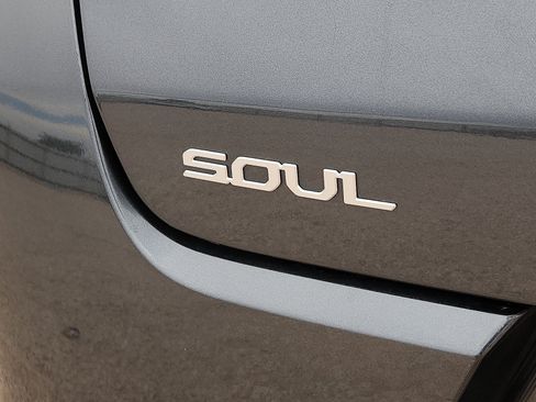 Used 2023 Kia Soul EX FWD image 8
