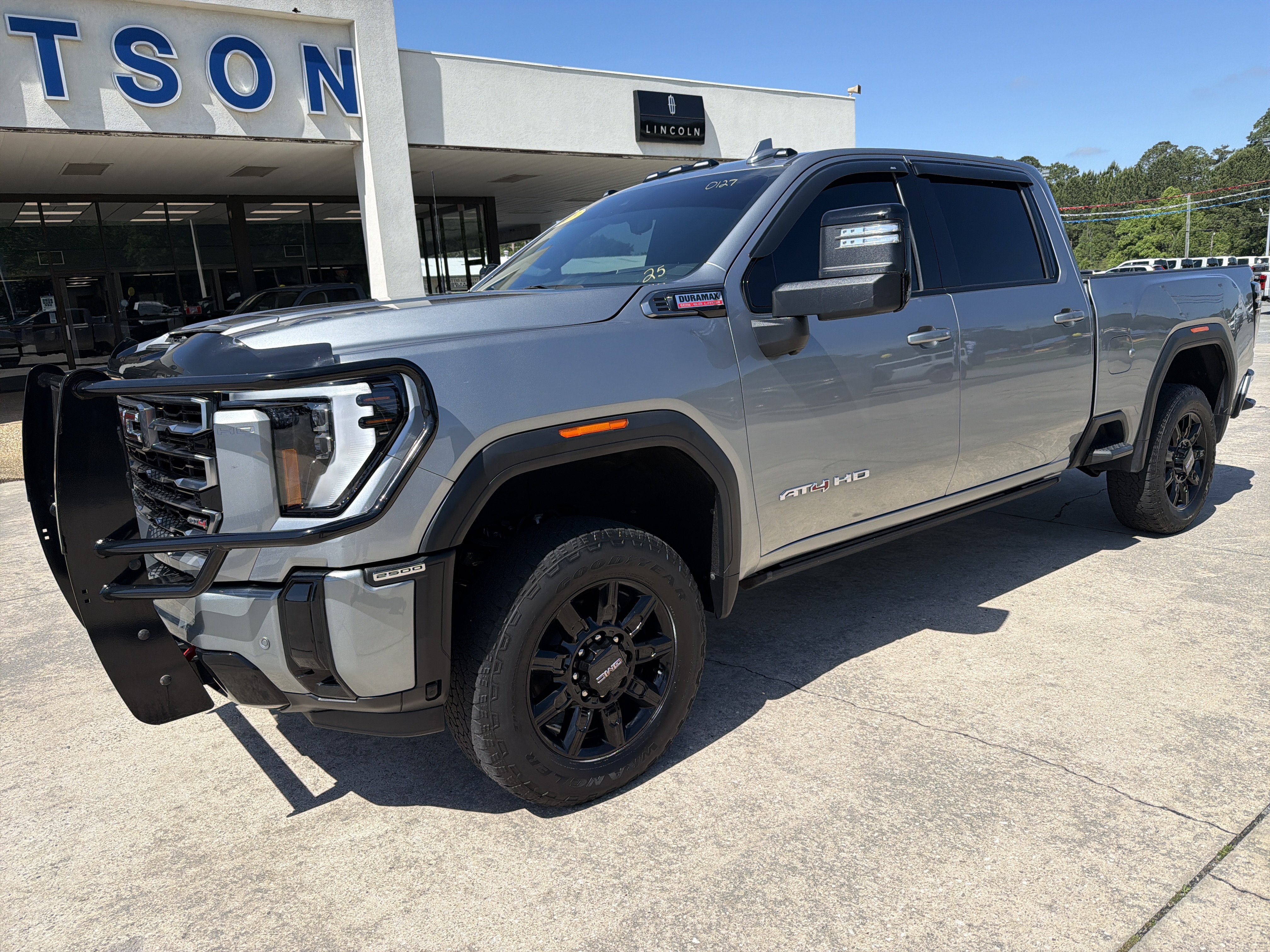 Used 2025 GMC Sierra 2500 AT4 w/ AT4 Premium Plus Package AWD/4WD image 26