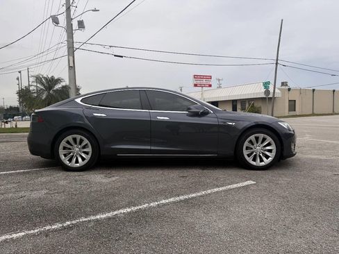 Used 2015 Tesla Model S 85 RWD image 10