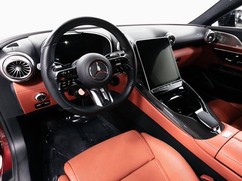 Used 2022 Mercedes-Benz SL 63 AMG 4MATIC w/ AMG Aerodynamic Package image 10