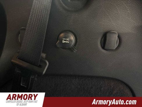 Used 2018 Dodge Durango GT image 32