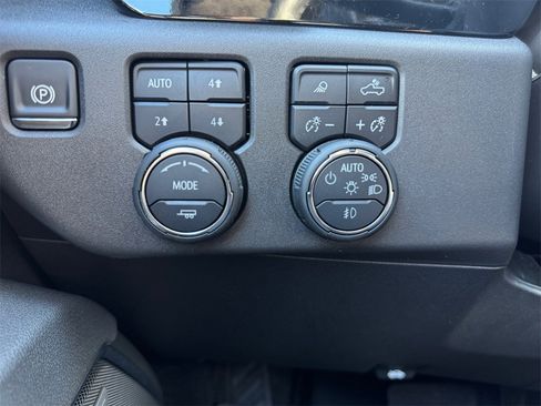 Used 2025 Chevrolet Silverado 1500 LTZ w/ Technology Package image 23