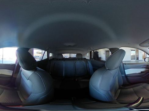 Used 2025 Chevrolet Trax LT image 41