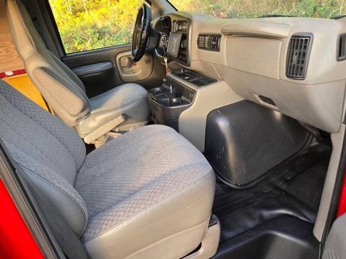 Used 2000 Chevrolet Express 3500 G3500 3dr Cargo Van w/ Convenience Pkg image 13