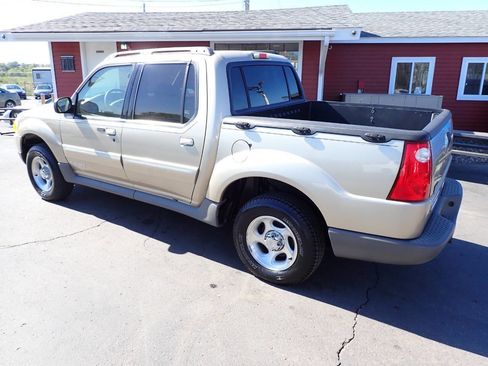 Used 2002 Ford Explorer Sport Trac 4x4 image 4