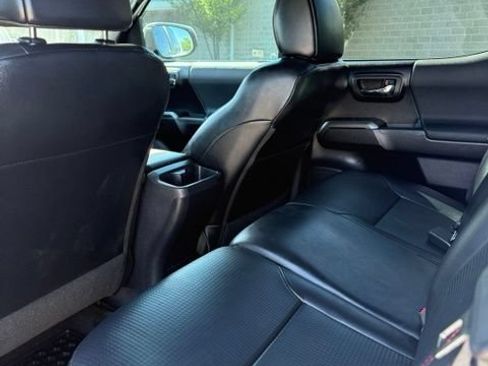 Used 2019 Toyota Tacoma TRD Pro AWD/4WD image 32