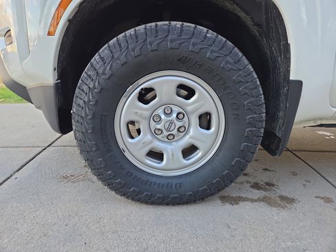 Used 2022 Nissan Frontier S w/ Technology Package image 11