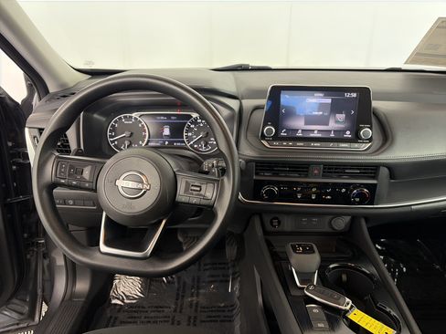 Used 2024 Nissan Rogue S AWD/4WD image 3