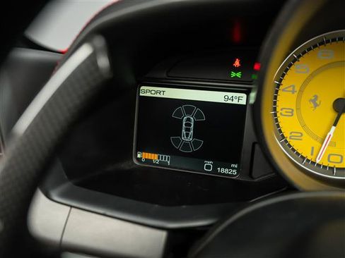 Used 2012 Ferrari 458 Italia Coupe RWD image 25
