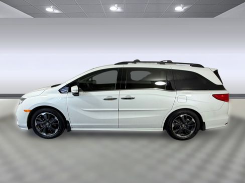 Used 2024 Honda Odyssey Elite image 2