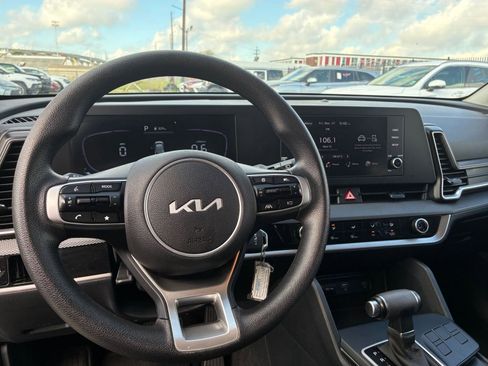 Used 2025 Kia Sportage LX image 26