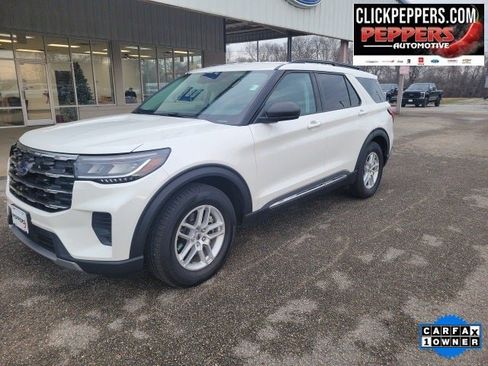 Used 2025 Ford Explorer Active image 2