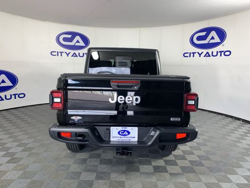 Used 2020 Jeep Gladiator Overland AWD/4WD image 5