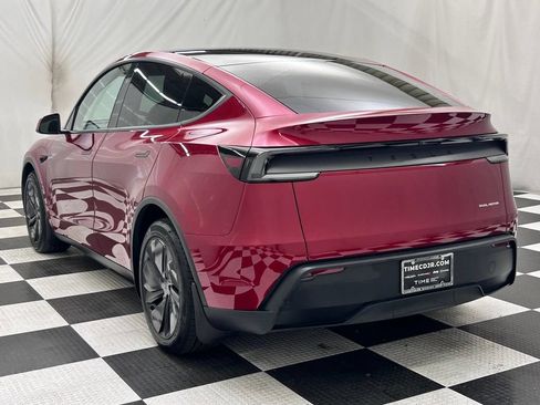 Used 2026 Tesla Model Y AWD image 5