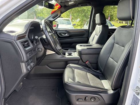 Used 2022 Chevrolet Suburban Premier AWD/4WD image 19