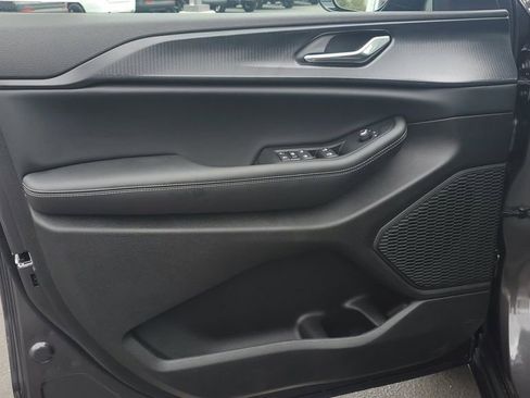 New 2025 Jeep Grand Cherokee Altitude image 21