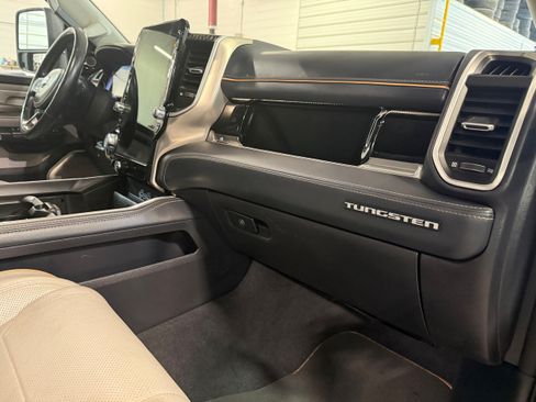 Certified 2025 RAM 1500 Tungsten w/ Off Road Group AWD/4WD image 9