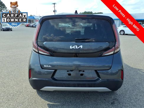 Used 2024 Kia Soul LX w/ Option Group 015 FWD image 4