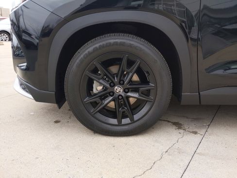 Used 2024 Toyota Grand Highlander AWD Hybrid image 32