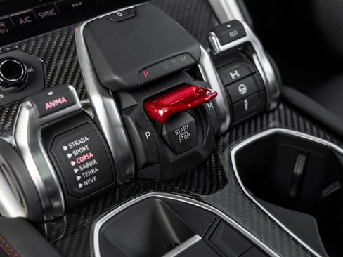 Used 2022 Lamborghini Urus AWD/4WD image 30
