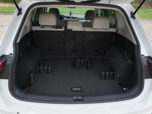 Used 2020 Volkswagen Tiguan S image 36