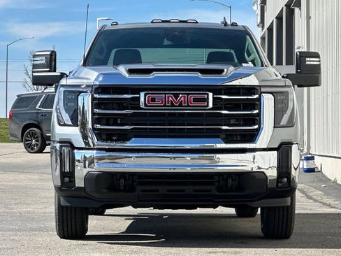 New 2026 GMC Sierra 2500 SLE w/ SLE Value Package; AWD/4WD image 3
