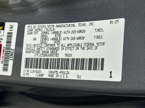 Used 2025 Toyota Tundra Limited AWD/4WD image 45