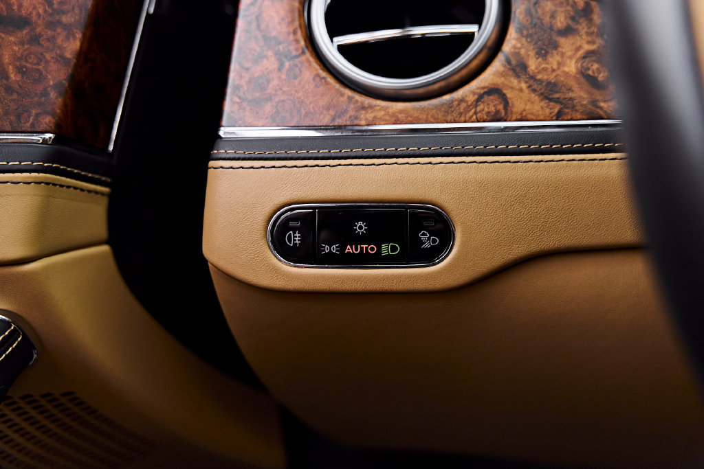 Used 2022 Bentley Flying Spur V8 AWD/4WD image 53