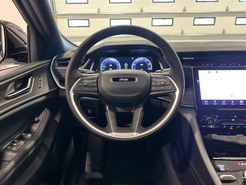 New 2025 Jeep Grand Cherokee Limited image 28