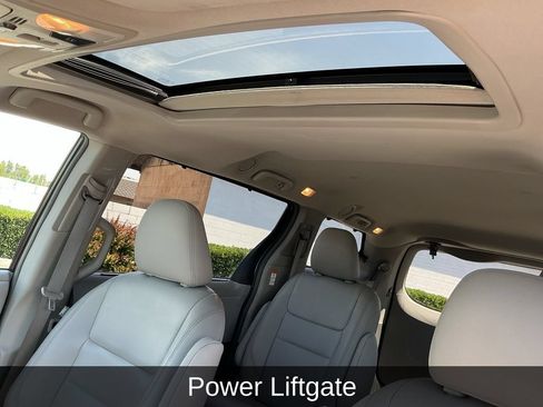 Used 2016 Toyota Sienna XLE w/ XLE Navigation Package FWD image 13