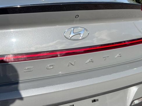 Used 2022 Hyundai Sonata Blue FWD image 11