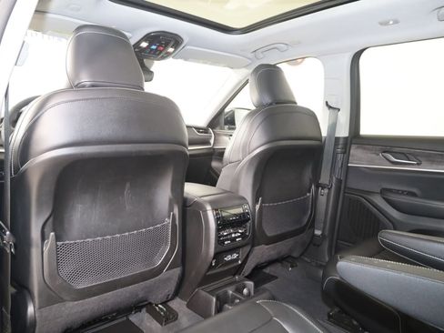 Used 2023 Jeep Grand Cherokee L Limited AWD/4WD image 51