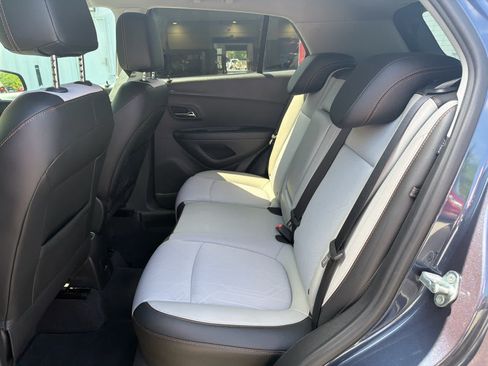 Used 2018 Chevrolet Trax LT w/ Driver Confidence Package FWD image 4
