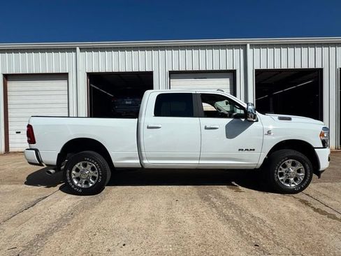 Used 2024 RAM 2500 Laramie AWD/4WD image 5