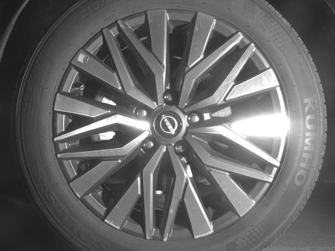 Used 2025 Nissan Altima 2.5 SV FWD image 12