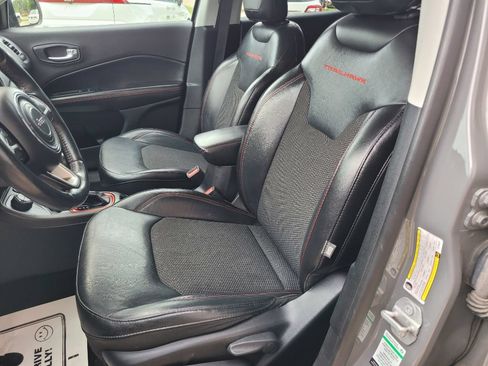Used 2019 Jeep Compass Trailhawk w/ Cold Weather Group AWD/4WD image 20