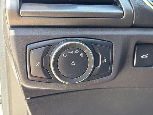 Used 2016 Ford Fusion SE FWD image 29