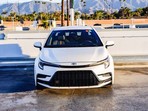 Used 2024 Toyota Corolla SE image 3