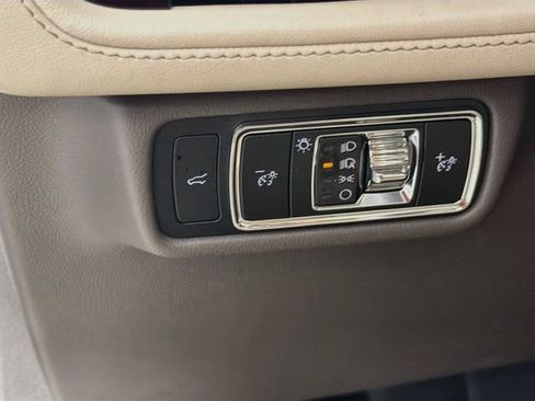 Certified 2023 Lincoln Aviator 2WD w/ Premium Package image 12